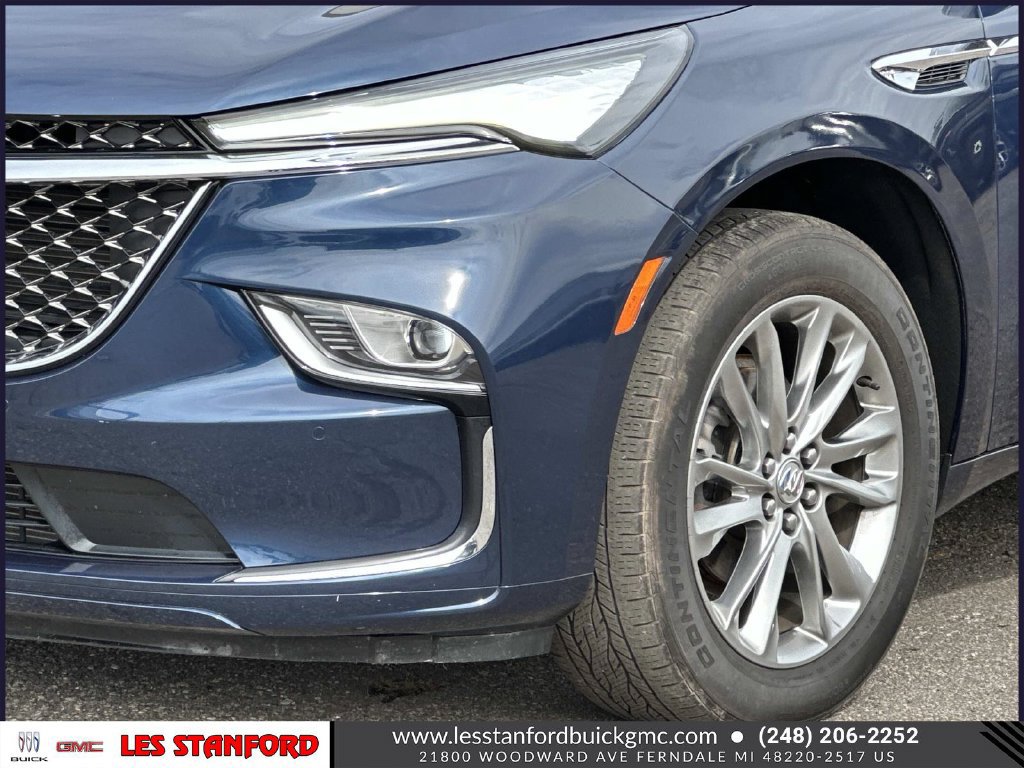 Used 2023 Buick Enclave Avenir AWD/4WD image 9