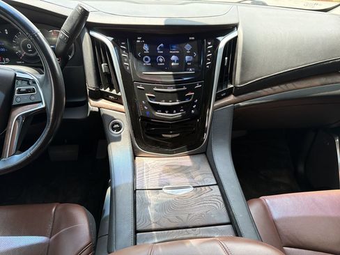 Certified 2019 Cadillac Escalade Luxury w/ LPO, Escalade Noir Package RWD image 22