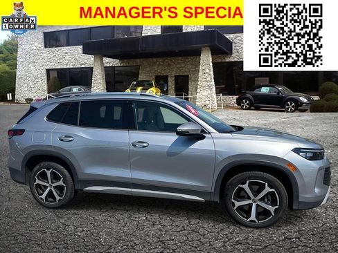 Used 2025 Volkswagen Tiguan SE w/ Panoramic Sunroof Package AWD/4WD image 4