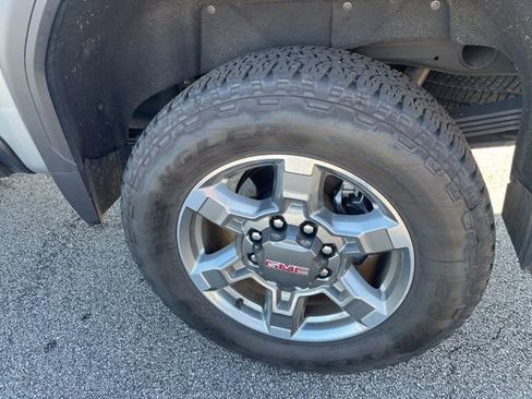 New 2025 GMC Sierra 2500 SLT w/ SLT Convenience Package image 10