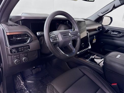 New 2026 GMC Yukon Denali w/ Sun & Power Step Package image 4