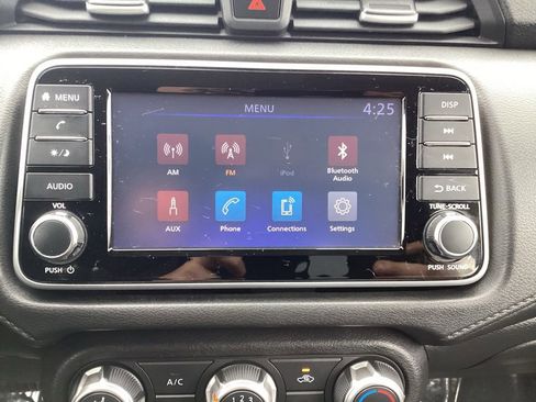 Used 2020 Nissan Versa S FWD image 20