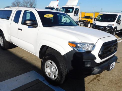 Used 2021 Toyota Tacoma SR image 2