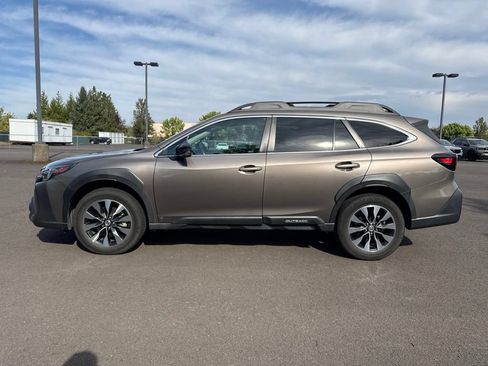 Used 2023 Subaru Outback Limited XT AWD/4WD image 4