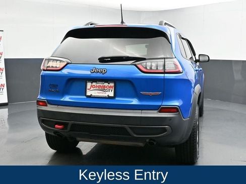 Used 2019 Jeep Cherokee Trailhawk w/ Comfort/Convenience Group AWD/4WD image 11