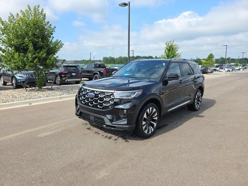 Certified 2025 Ford Explorer Platinum w/ LUX Leather Package AWD/4WD image 1