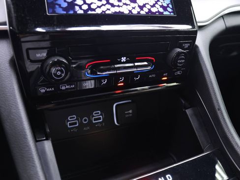 Used 2024 Jeep Grand Cherokee L Laredo w/ Trailer Tow Package image 6