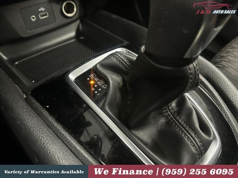 Used 2019 Nissan Rogue SV AWD/4WD image 25