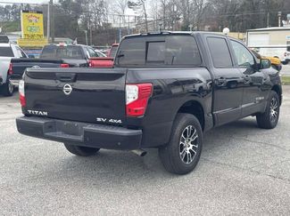 Used 2022 Nissan Titan SV video 3