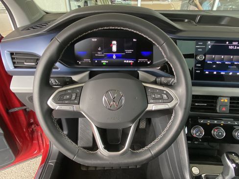 Used 2023 Volkswagen Taos SE w/ Panoramic Sunroof Package image 19