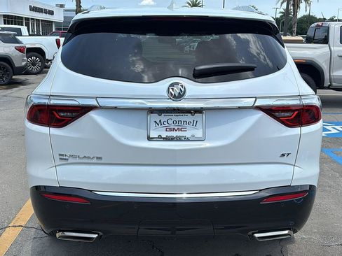 Certified 2024 Buick Enclave Essence w/ Sport Touring Edition AWD/4WD image 6