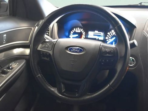 Used 2018 Ford Explorer XLT AWD/4WD image 23