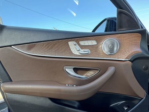 Used 2017 Mercedes-Benz E 300 image 20