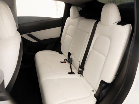 Used 2021 Tesla Model Y Performance AWD/4WD image 18