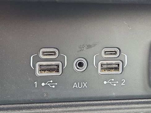 Used 2023 Jeep Grand Cherokee Altitude image 12