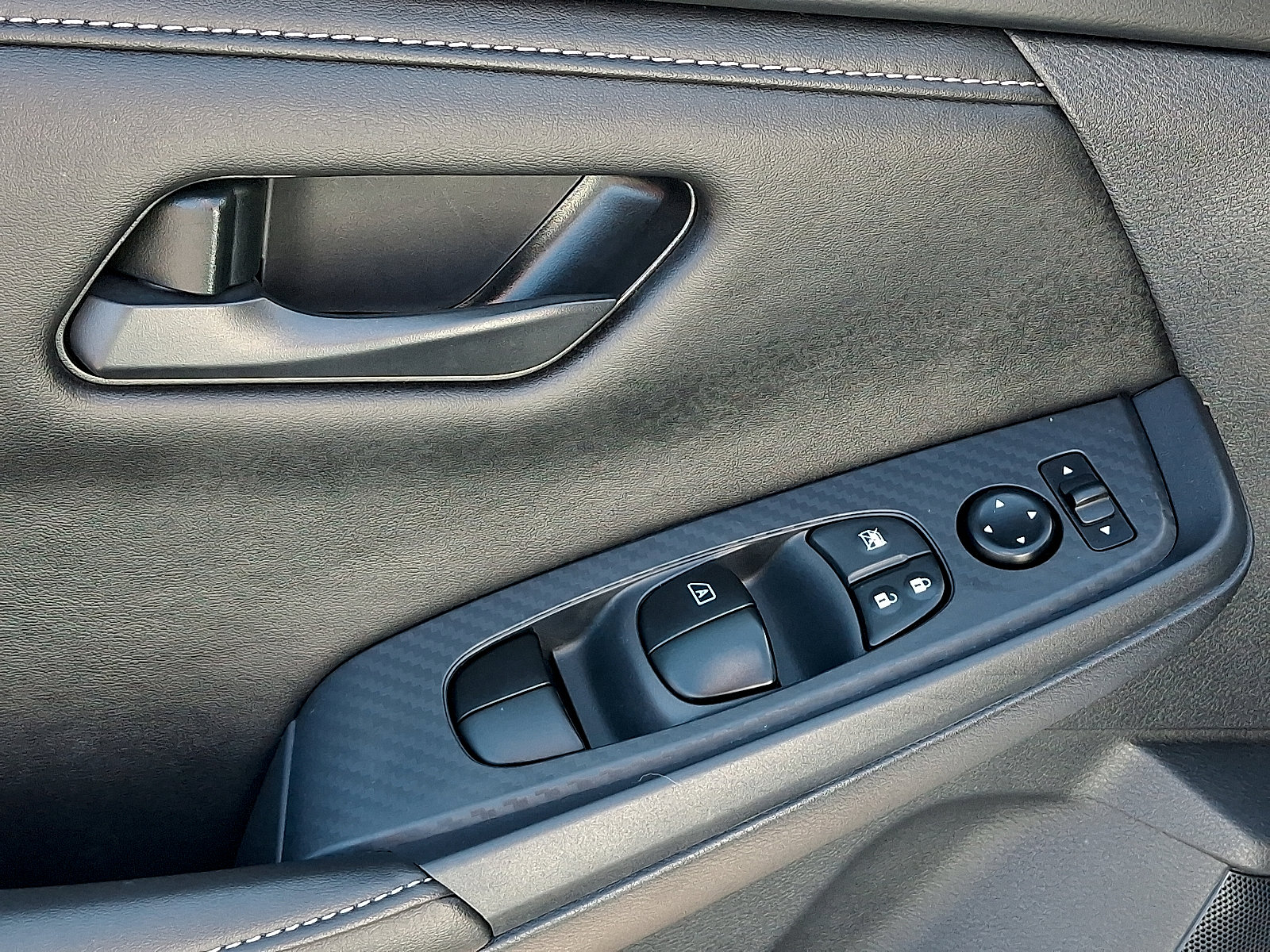 Used 2024 Nissan Sentra S FWD image 12