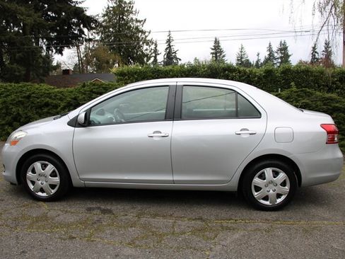 Used 2010 Toyota Yaris Sedan image 11
