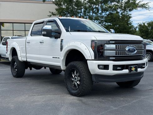 Used 2019 Ford F350 Platinum w/ Platinum Ultimate Package AWD/4WD image 2