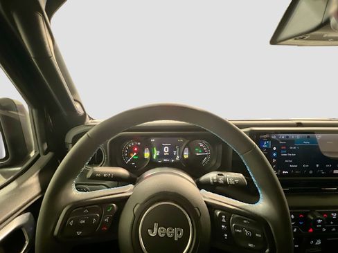 Used 2024 Jeep Wrangler Unlimited Rubicon 4xe w/ Safety Group AWD/4WD image 7