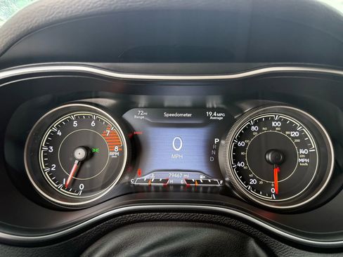 Used 2019 Jeep Cherokee Limited image 15