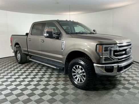 Used 2020 Ford F350 Lariat w/ Lariat Ultimate Package AWD/4WD image 3