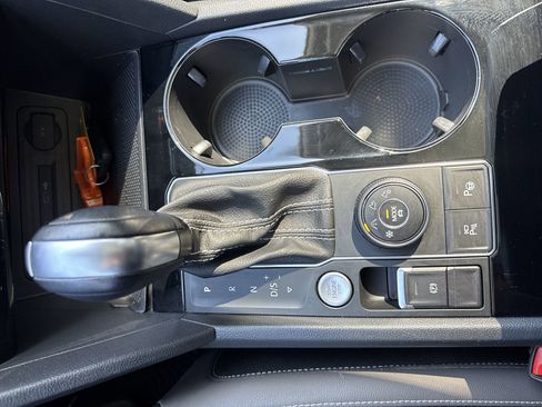 Used 2022 Volkswagen Atlas SEL Premium image 19