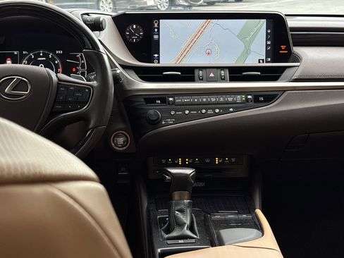 Certified 2019 Lexus ES 350 Luxury image 30