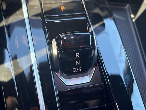 New 2026 Volkswagen GTI SE FWD image 23