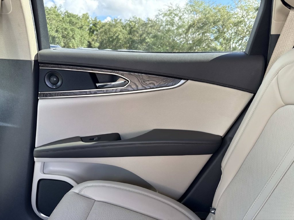 Used 2019 Lincoln Nautilus Reserve FWD image 15