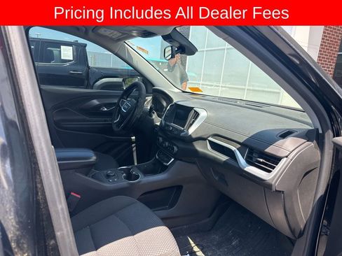 Used 2022 GMC Terrain SLE w/ Driver Convenience Package FWD image 10