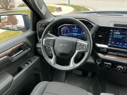 Used 2024 Chevrolet Silverado 1500 RST image 22