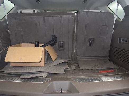 Used 2021 GMC Yukon Denali w/ LPO, Illumination Package image 19