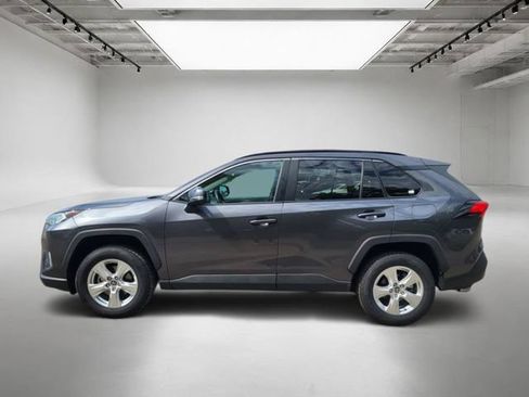 Used 2021 Toyota RAV4 XLE w/ Convenience Package AWD/4WD image 3