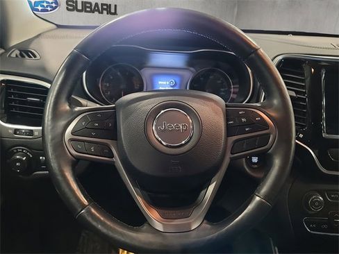 Used 2020 Jeep Cherokee Limited image 11