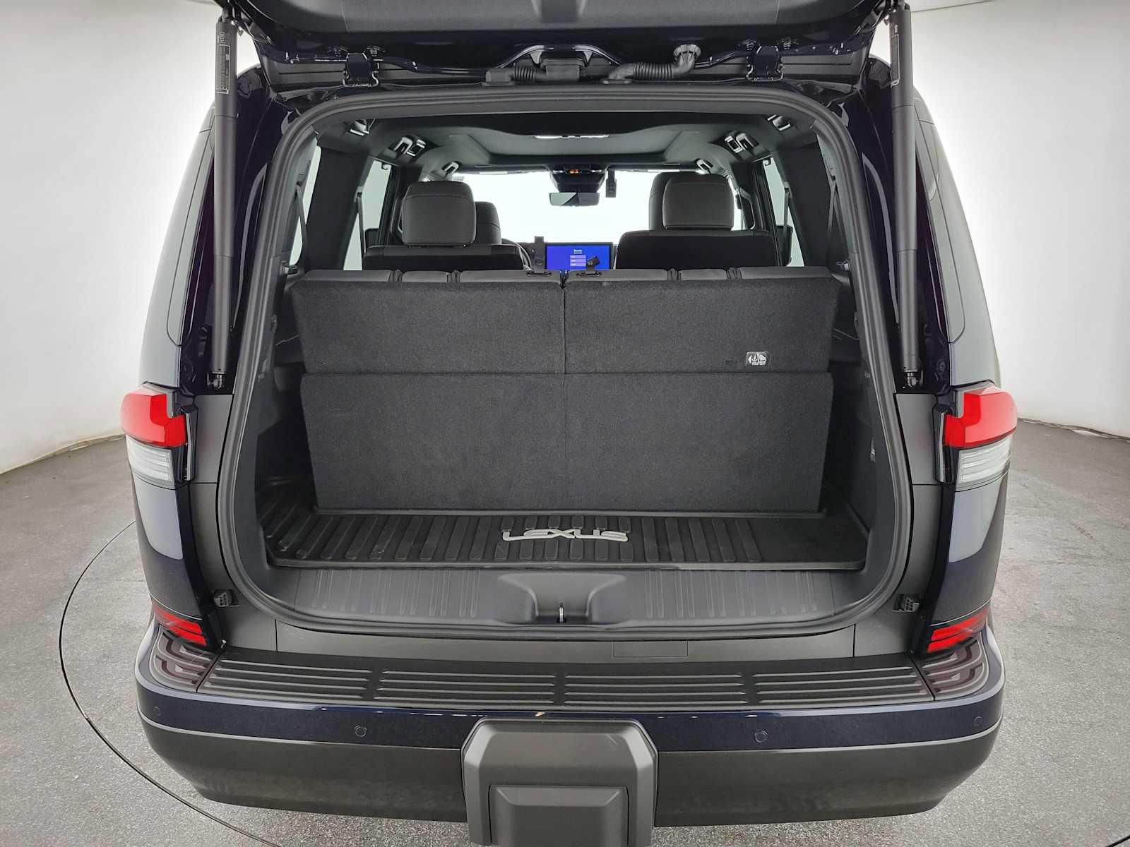 Used 2026 Lexus GX 550 w/ Cold Area Package AWD/4WD image 15