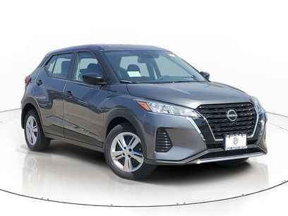 New 2025 Nissan Kicks Play S