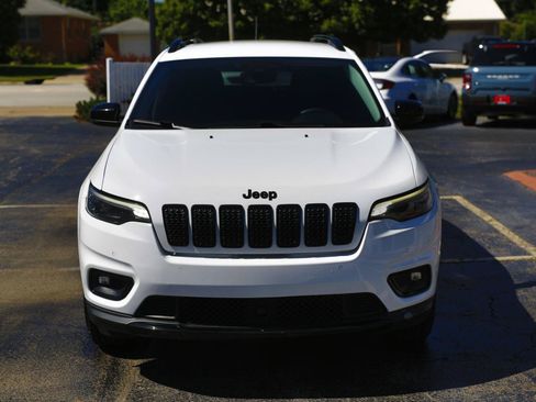 Used 2023 Jeep Cherokee Altitude Lux AWD/4WD image 2