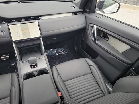 Used 2025 Land Rover Discovery Sport Dynamic SE image 20