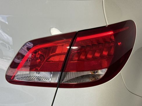 Used 2017 Mercedes-Benz B 250e image 26