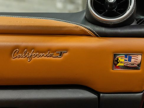 Used 2015 Ferrari California T RWD image 49