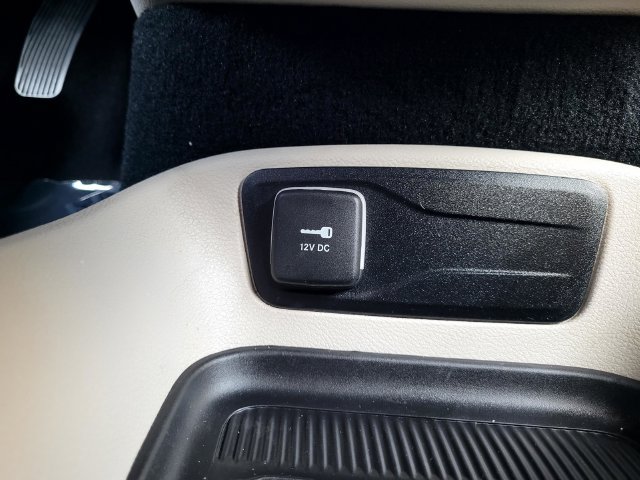 Used 2023 Chrysler Pacifica Touring-L FWD image 20