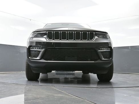 New 2025 Jeep Grand Cherokee Limited w/ Luxury Tech Group II image 37