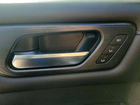 New 2026 Nissan Armada SL w/ Captain's Chari Seat Package image 18