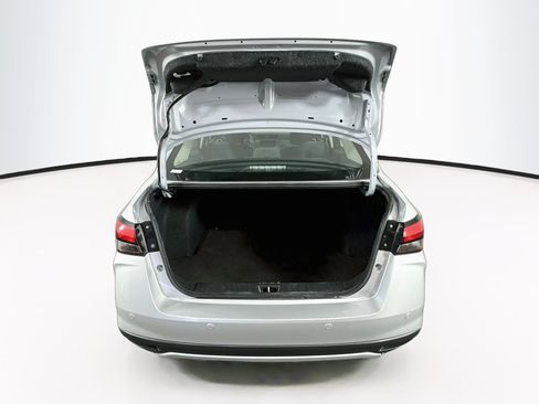 Used 2024 Nissan Versa SV FWD image 27