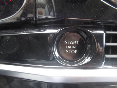 Used 2025 Nissan Pathfinder Platinum AWD/4WD image 26
