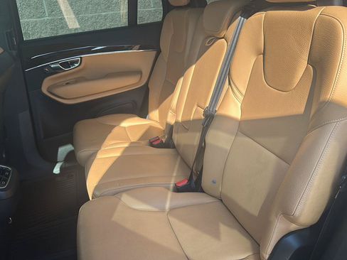 Used 2016 Volvo XC90 T6 Momentum w/ Momentum Plus Package AWD/4WD image 29