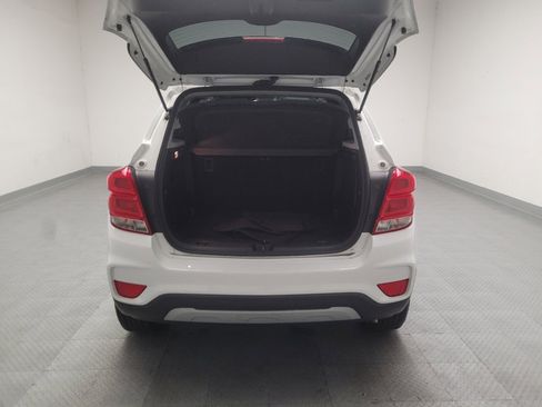 Used 2020 Chevrolet Trax LT w/ LT Convenience Package FWD image 29