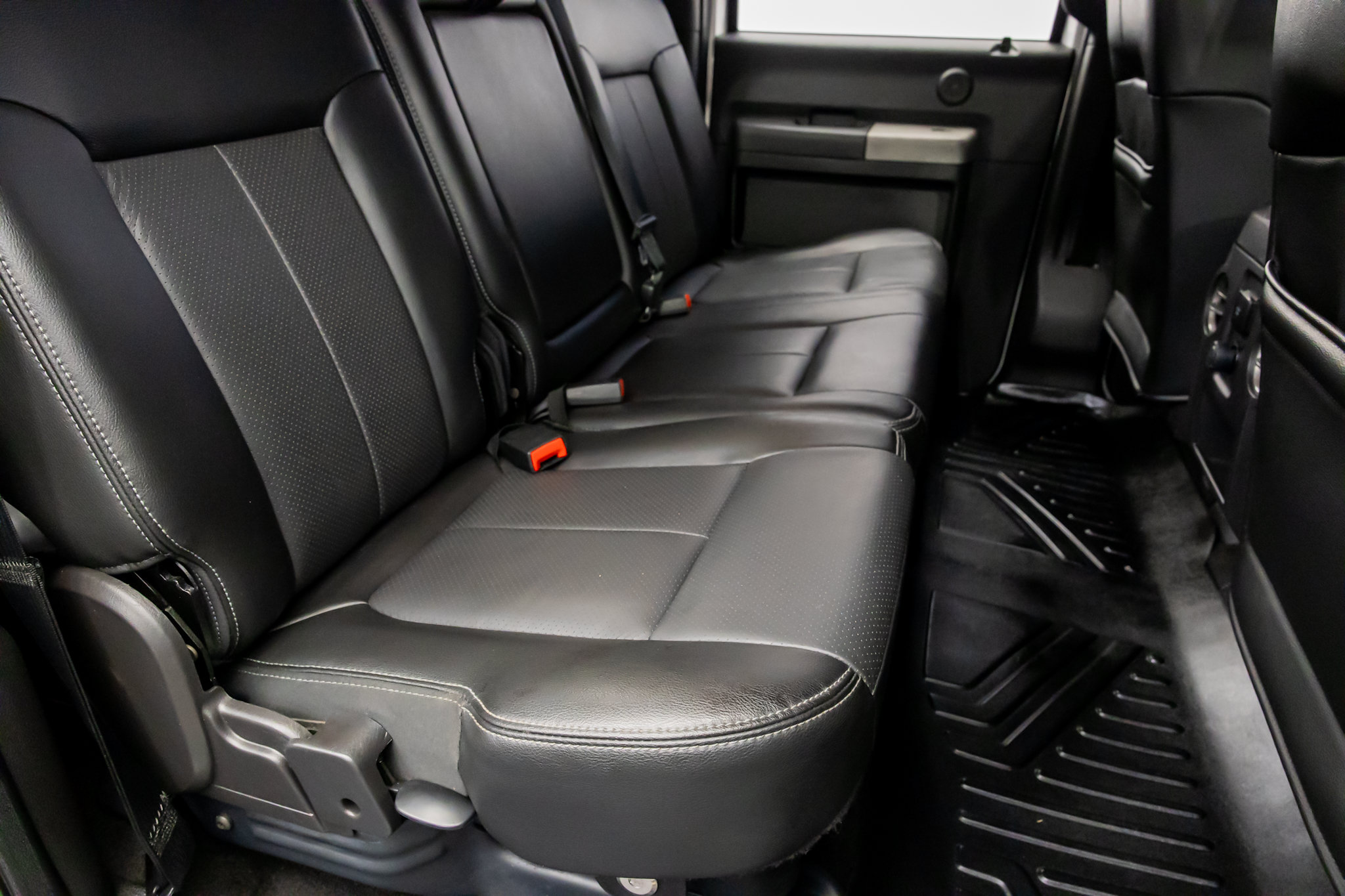 Used 2015 Ford F250 Lariat w/ Chrome Package AWD/4WD image 32