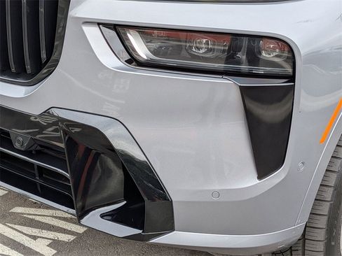 Used 2023 BMW X7 xDrive40i w/ M Sport Package image 28