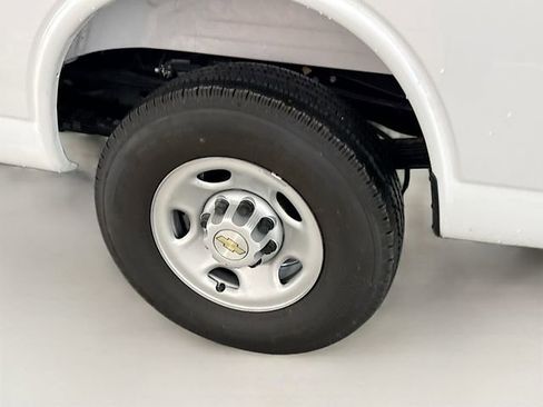New 2025 Chevrolet Express 2500 RWD image 29